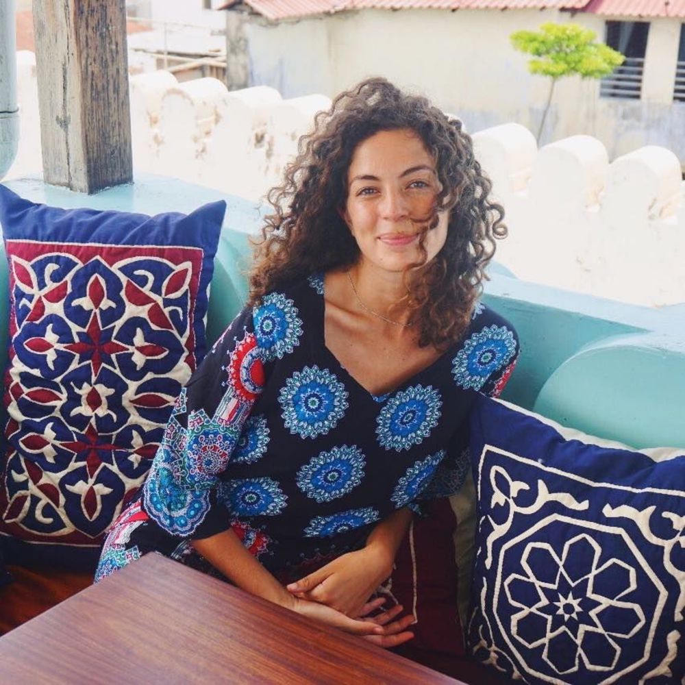 Meet your Posher, Alya